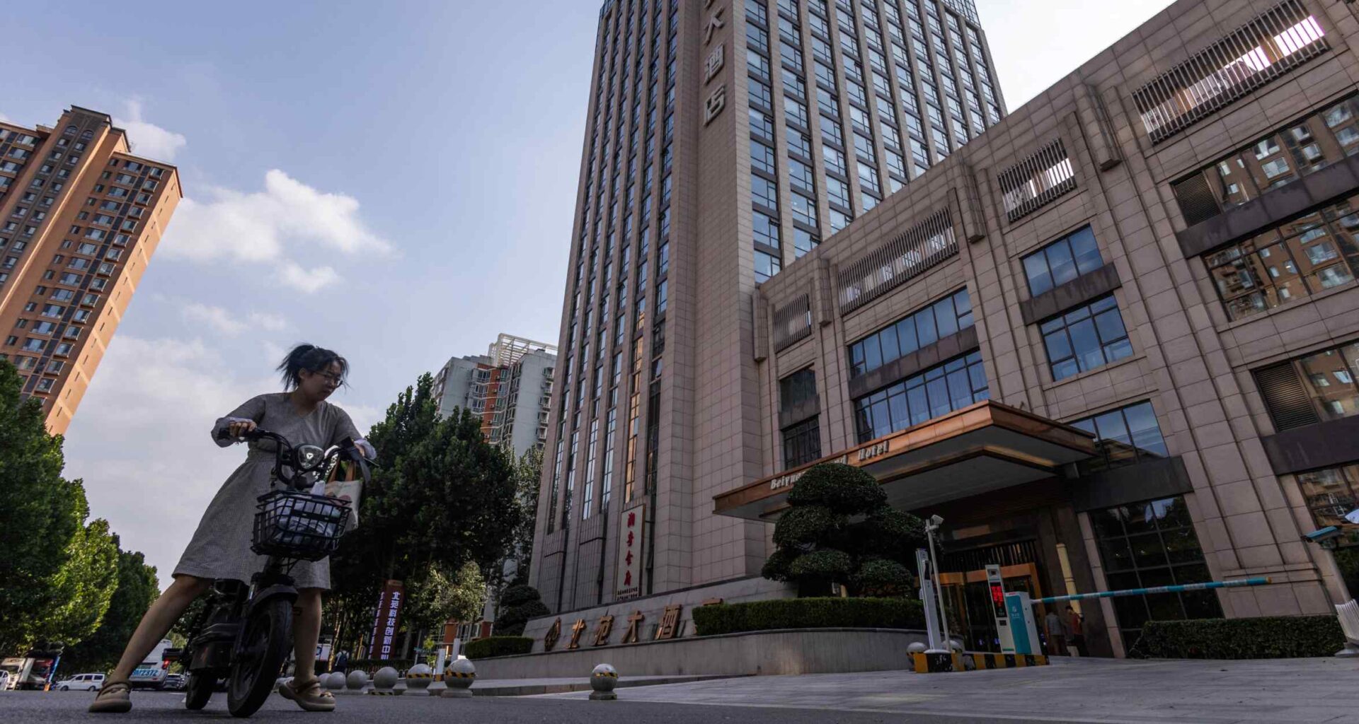 China unveils measures to boost services consumption and growth