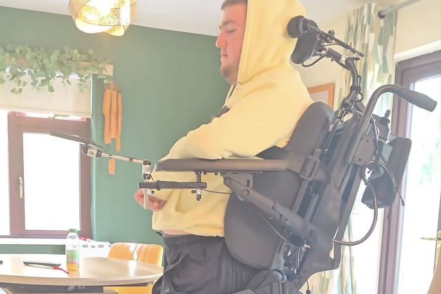 New state-of-the-art wheelchair allows paralyzed Kerry man to raise himself to standing position
