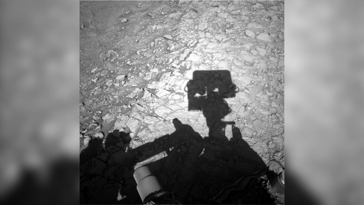 Curiosity Mars rover puzzles over intriguing 'boxwork'…