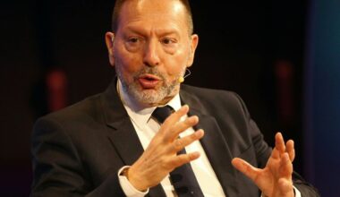Stournaras: Greece is an example of stability