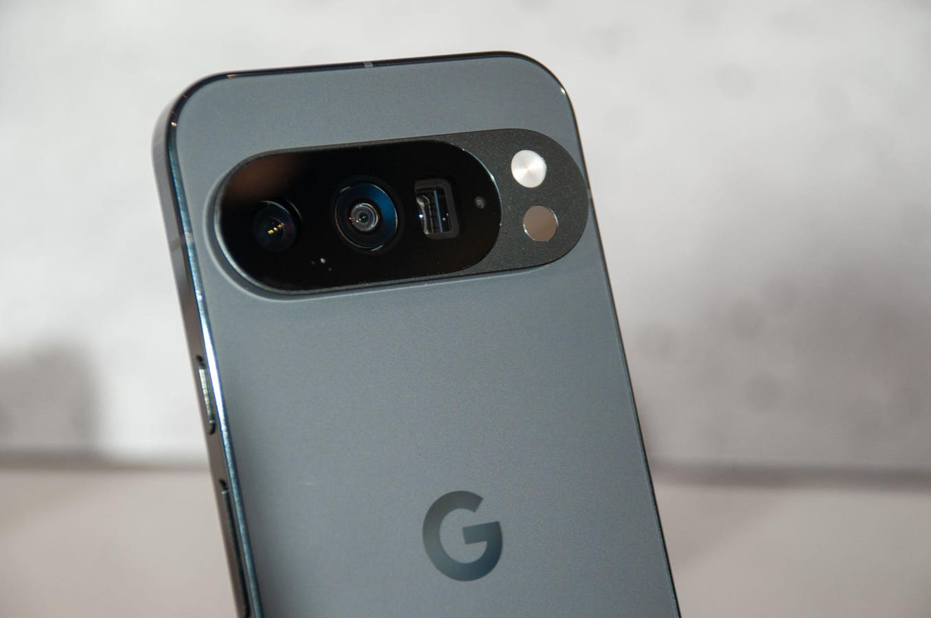 Google Credits $100 To Google Wallet Of Pixel 10 Buyers