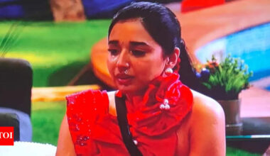 Bigg Boss 19: Tanya Mittal breaks down after learning about Mridul Tiwari’s comment about her ex-boyfriends; confides in Zeishan Quadri ‘No one is there to support me’ |