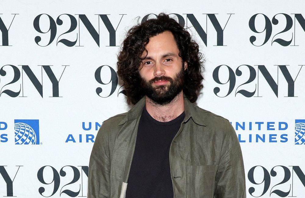 'I was humpin' on the air': Penn Badgley gets candid…