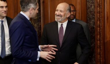 Tánaiste Simon Harris meets US Secretary of Commerce Howard Lutnick to discuss tariff list
