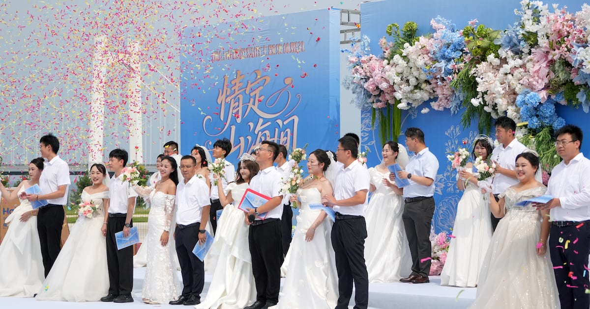 China’s marriage rate is at its lowest in nearly 40 years. Why are singles put off settling down? – The Irish Times