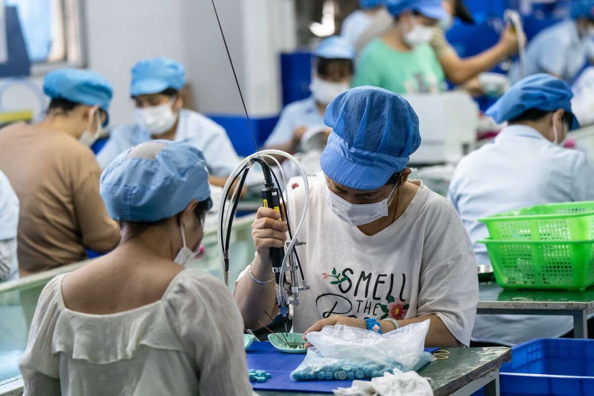 China's Factory Activity Declines Into Sixth Month, Longest Slump Since 2019