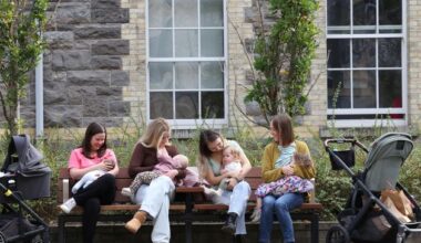 Safe skin-to-skin contact key for new mothers, HSE breastfeeding experts say