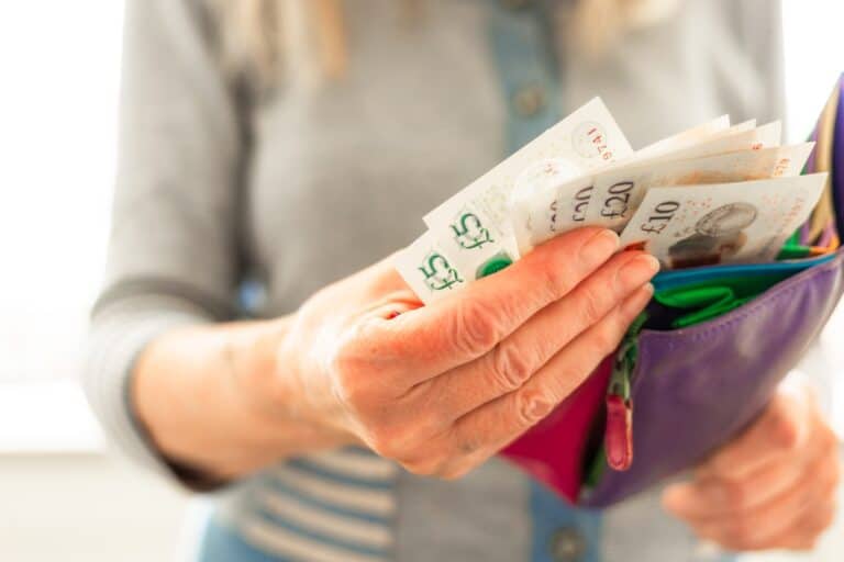 £20,000 in savings? Here’s a strategy to try turning that into a £60,000 second income