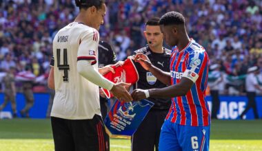 LONDON, ENGLAND - Sunday, August 10, 2025: Liverpool’s captain Virgil van Dijk (L) exchanges pennants with Crystal Palace's captain Marc Guéhi before the FA Community Shield match between Crystal Palace FC and Liverpool FC at Wembley Stadium. Palace won 3-1 on penalties after a 2-2 draw. (Photo by David Rawcliffe/Propaganda)