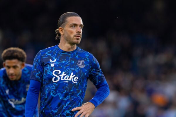 LEEDS, ENGLAND - Monday, August 18, 2025: Everton's Jack Grealish during the pre-match warm-up before the FA Premier League match between Leeds United FC and Everton FC at Elland Road. Leeds won 1-0. (Photo by David Rawcliffe/Propaganda)