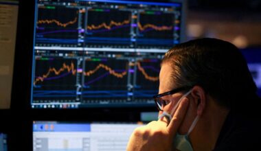 Trading Day: Tech euphoria cools, gold still sizzling | The Mighty 790 KFGO