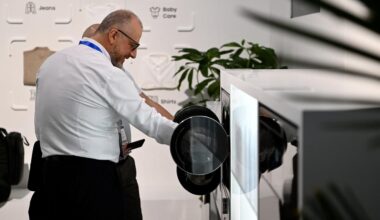 AI sweeps consumer electronics, reshaping everyday life-Xinhua