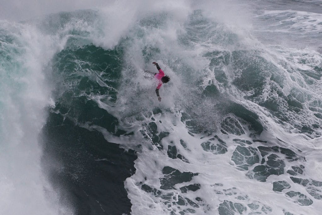 Momentum stocks reverse, weighing on US markets