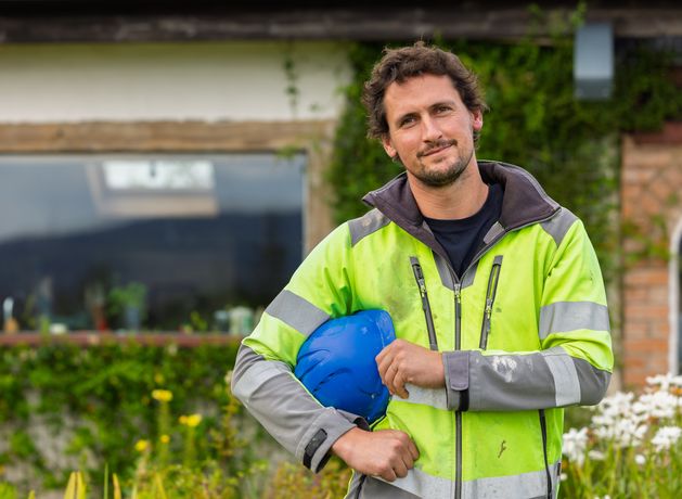 ‘We’ve seen people save half of what they were quoted’ – TV eco-builder says self-building can help solve housing crisis