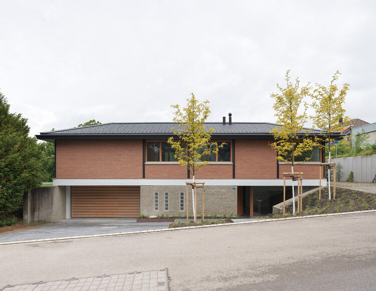 House Sunnehaldenstrasse / DHPA - Exterior Photography, Door, Concrete