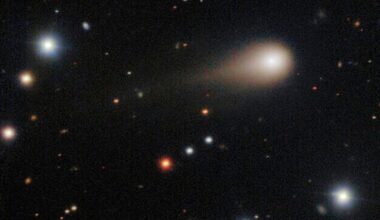 Telescope reveals a growing tail on the comet that's visiting from another star