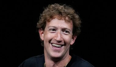 Meta whistleblowers sound the alarm on VR headsets, Zuckerberg’s pet project