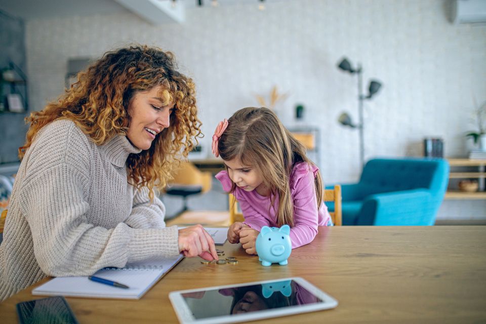 Money habits are shaped in childhood. Photo: Getty