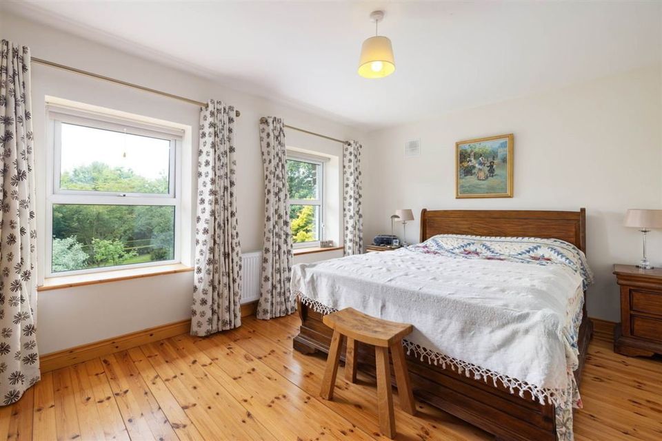 There is a master bedroom with an ensuite.