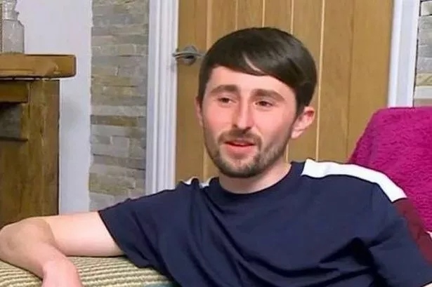 A screengrab of Sophie and Pete on Gogglebox