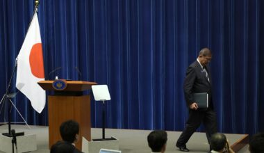 Yen Weakens as Ishiba’s Resignation Threatens Long-Bond Selloff