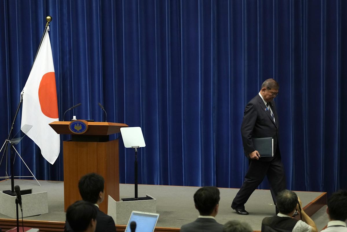 Yen Weakens as Ishiba’s Resignation Threatens Long-Bond Selloff