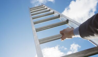 6 Steps To Climb the Wealth Ladder and Achieve a Rich Life, According to a Bank Expert