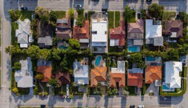 Mortgage rates plunge to 11-month low on Fed rate cut hopes, and many lenders may quote in the high 5% range