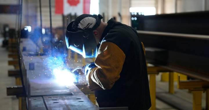 ‘Warning lights are flashing,’ economist says as unemployment hits 7.1% - National