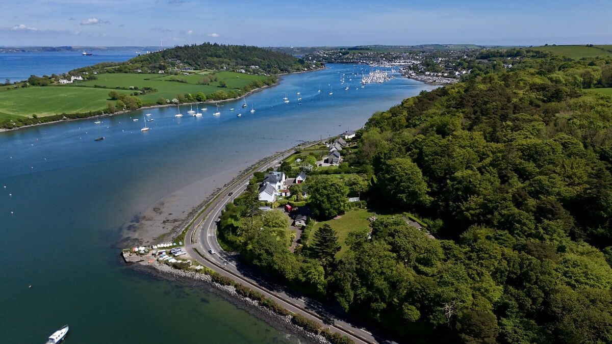  The Owenabue River flows towards Crosshaven, County Cork