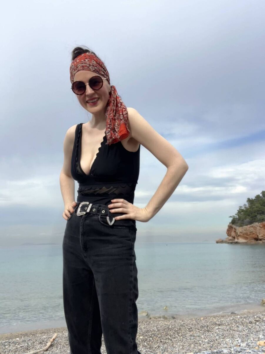 Liv Monaghan on Agistir 