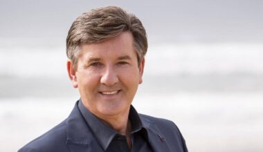 Daniel O'Donnell to close long-running fan club but singer has no plans to retire 