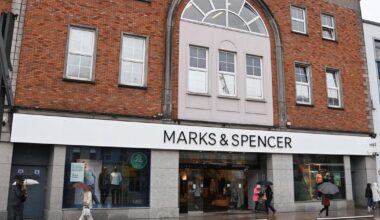 Cork teenager punched security guard in face before leaving supermarket with bottles of whiskey