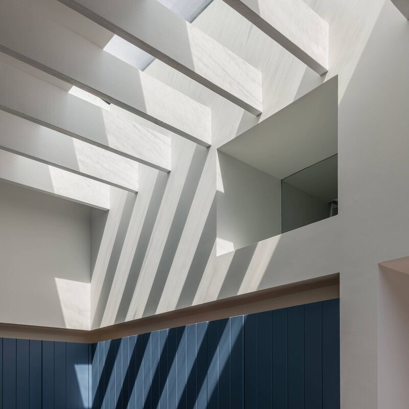 Elevations and a new rooflight were added to the kitchen/dining space.  Elevations and a new rooflight were added to the kitchen/dining space.