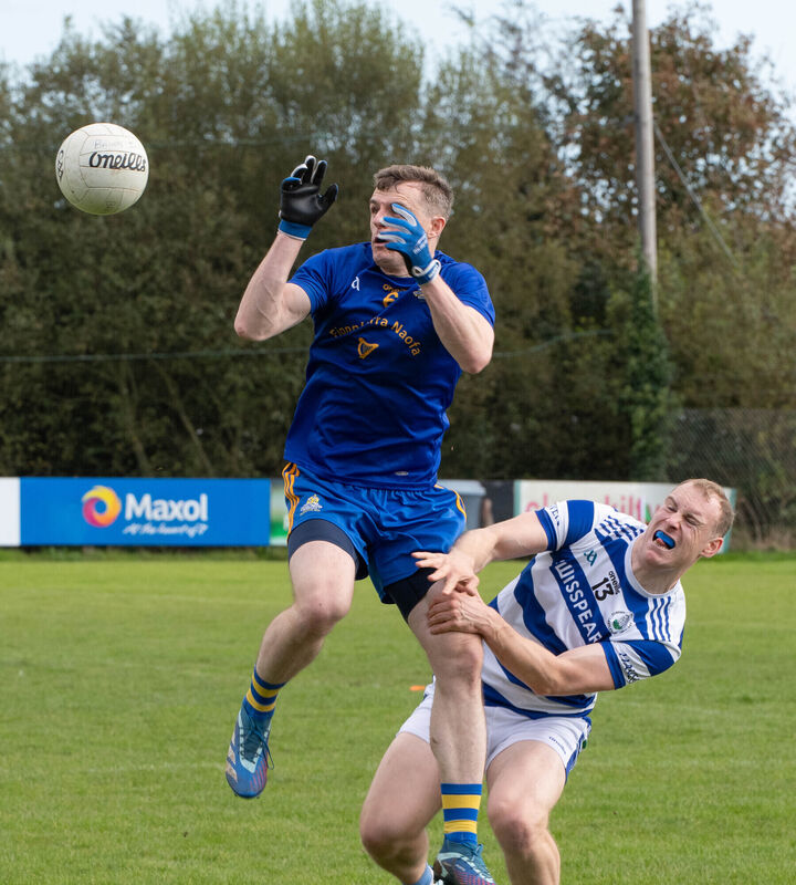 St Finbarr's Alan O'Connor about to gather a high ball ahead of Castlehaven's Cathal Maguire during the County Premier Senior Football Championship quarter final match in Clonakilty. Picture: Howard Crowdy St Finbarr's Alan O'Connor about to gather a high ball ahead of Castlehaven's Cathal Maguire during the County Premier Senior Football Championship quarter final match in Clonakilty. Picture: Howard Crowdy