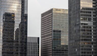 Sentiment among big Japanese firms turns positive for first time in two quarters