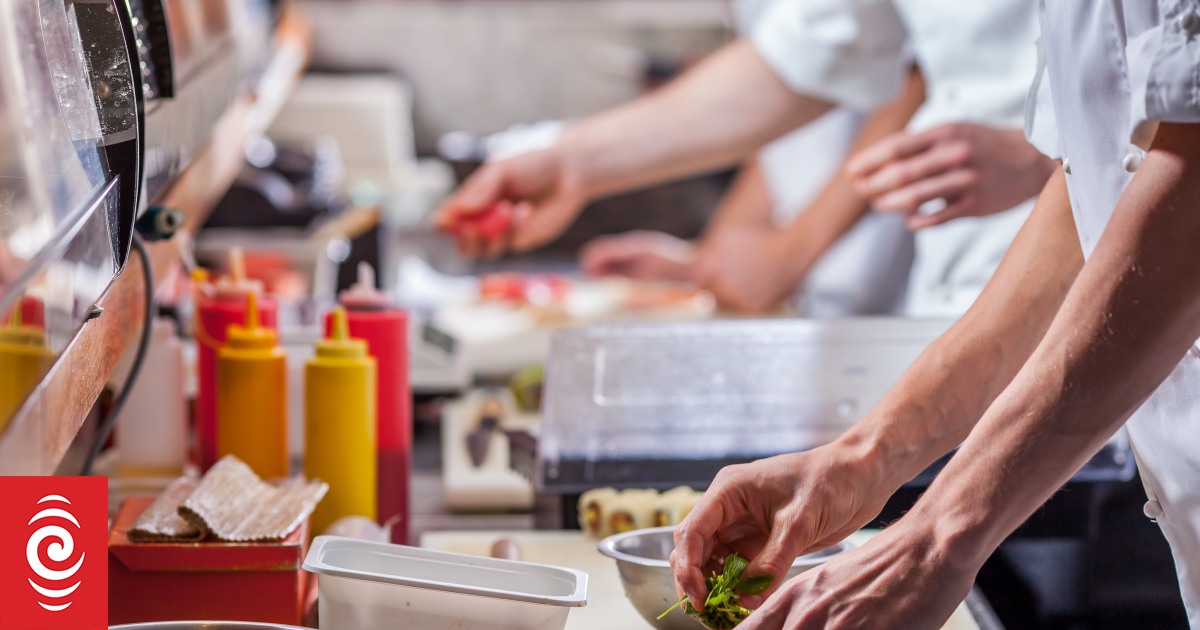 Pessimism persists despite slight lift in employee confidence