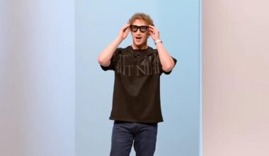 Gearing up for 'Hypernova' smart glasses with displays