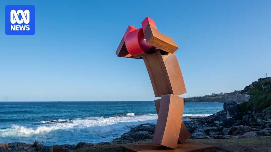 Bondi's Sculpture by the Sea offered $200,000 lifeline after financial woes