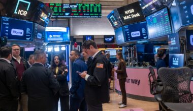 Global shares edge higher as hopes rise for Fed rate cut – The Irish Times