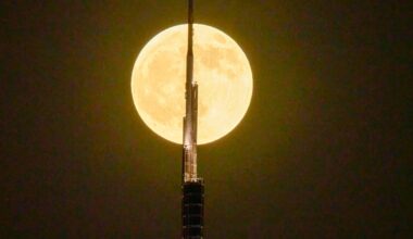 Sheikh Hamdan shares video of Blood Moon above Burj Khalifa