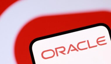 Oracle surges on AI cloud growth as customers race to secure computing capacity