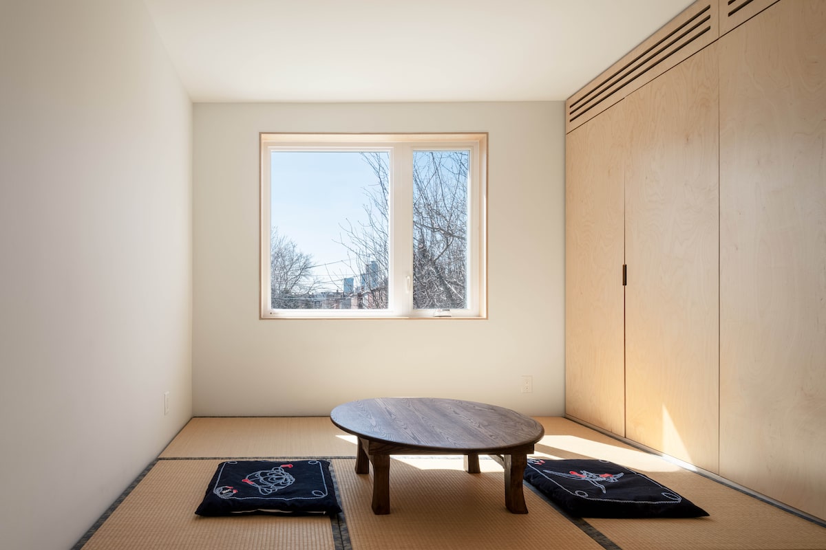 A Toronto semi immersed in Japanese design