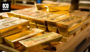 Gold price hits record, ASX slips on retail sell-off — as it happened