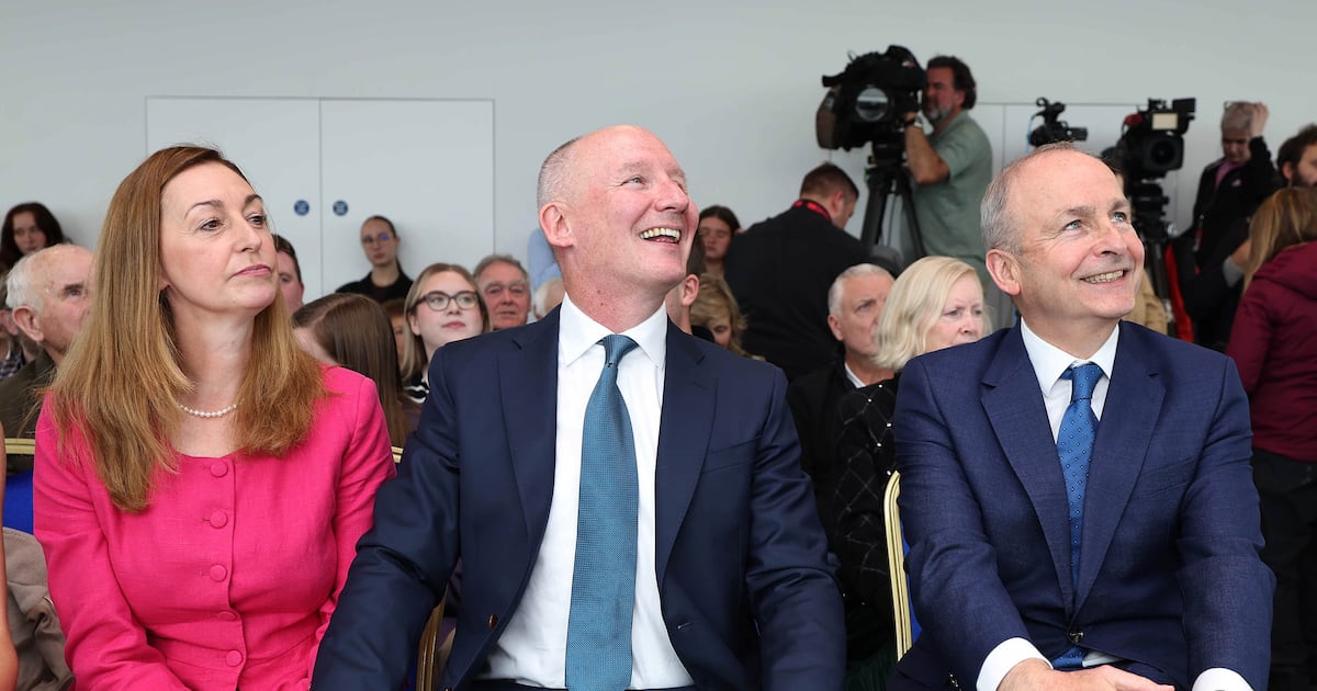 Jim Gavin criticises ‘misuse’ of Irish flag by extremes on left or right – The Irish Times