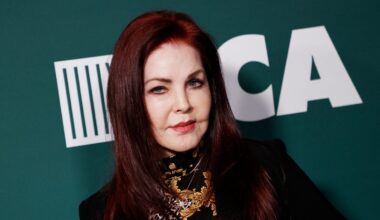 Priscilla Presley, Robert Kardashian were in bed and Elvis called
