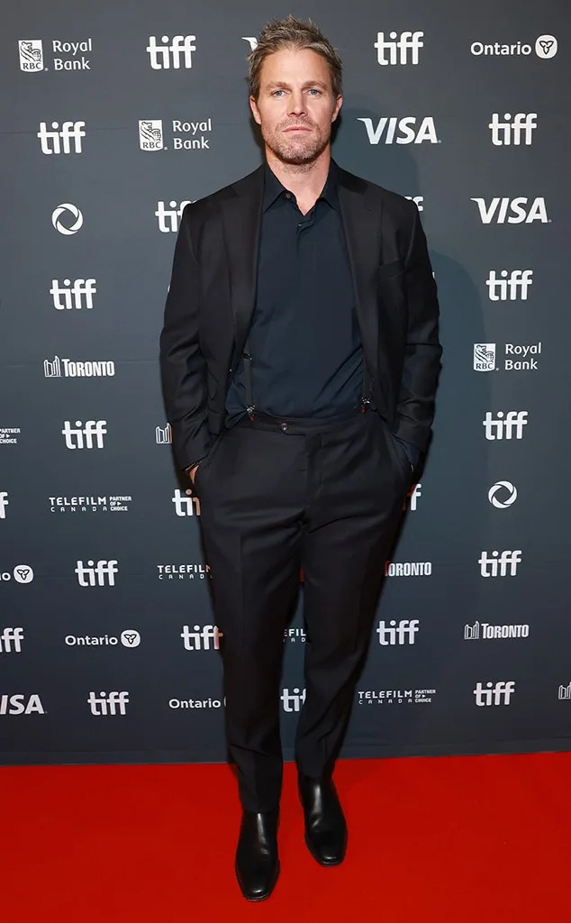 <p>Stephen Amell</p>
