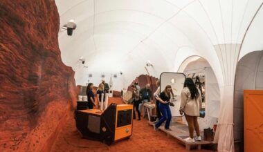 Nasa reveals four-person crew to simulate year-long Mars mission living in Texas capsule