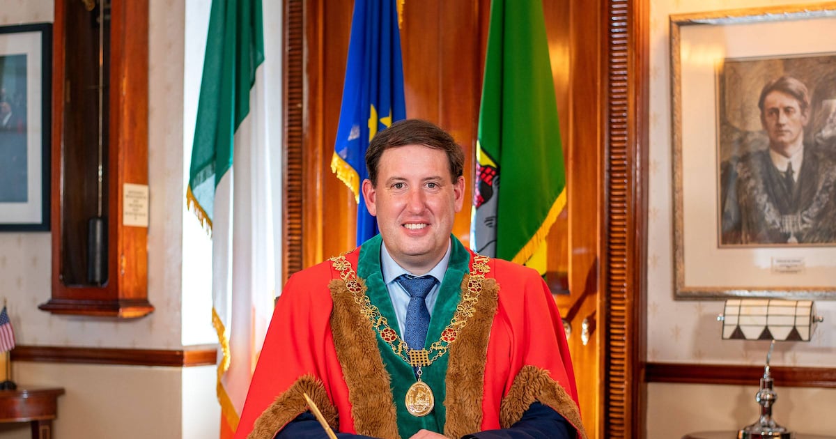 Singing ex-lord mayor Kieran McCarthy joins colourful cast seeking presidency nomination – The Irish Times
