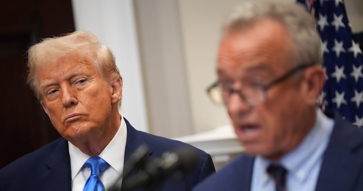 Experts alarmed as Trump pushes unproven link between paracetamol and autism – The Irish Times
